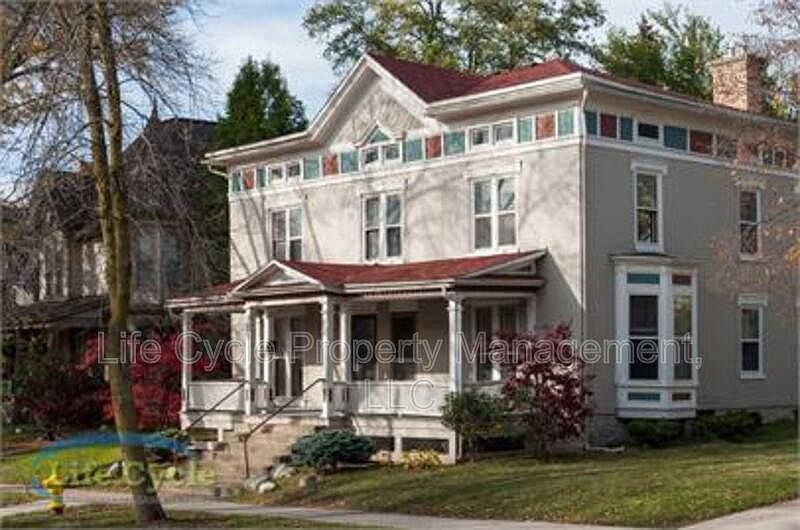 1st image of 47 Prospect Ave SE