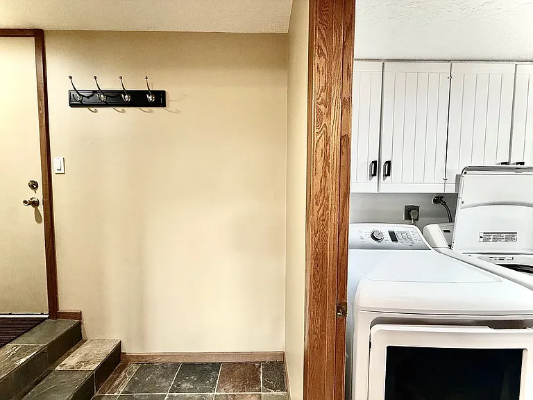 8730 N Silver Spur Rd — Photo 3