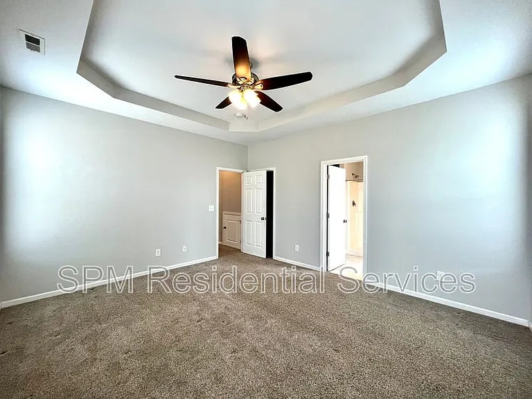 438 Riviera Dr — Photo 9