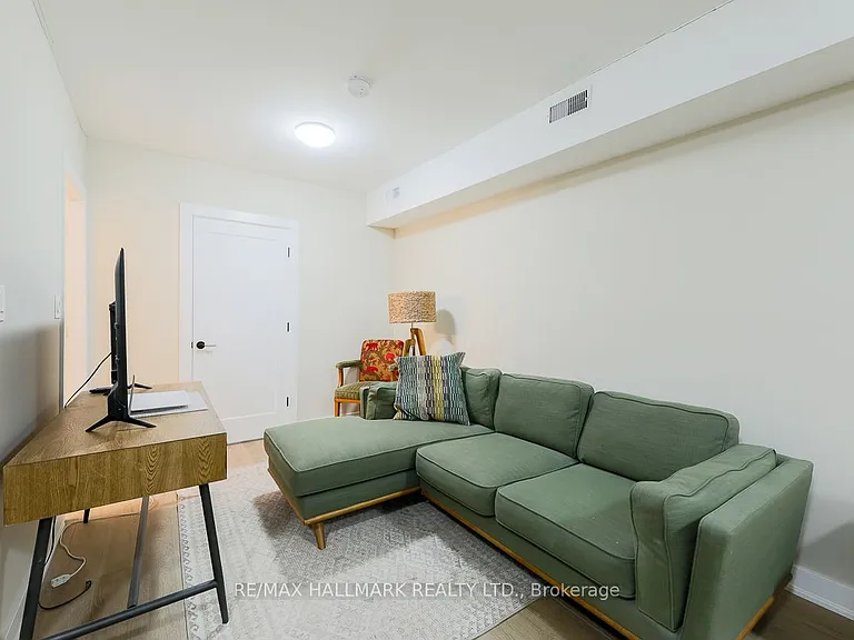 628 Danforth Ave #303 — Photo 4