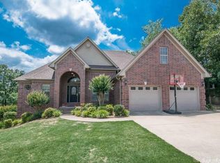 6 Cove Dr, Maumelle, AR 72113