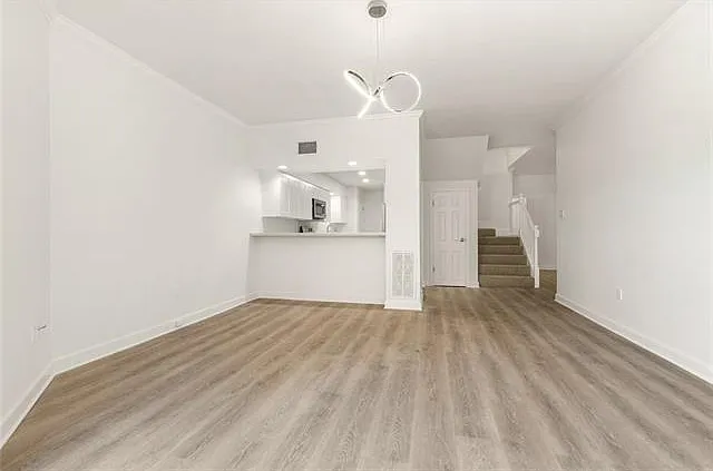 2 bed, 2.5 bath, 1630 sqft, $2,200 — Photo 2