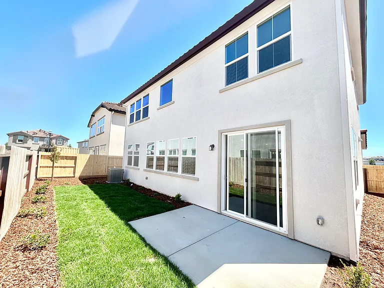 339 Glass Beach Dr — Photo 34