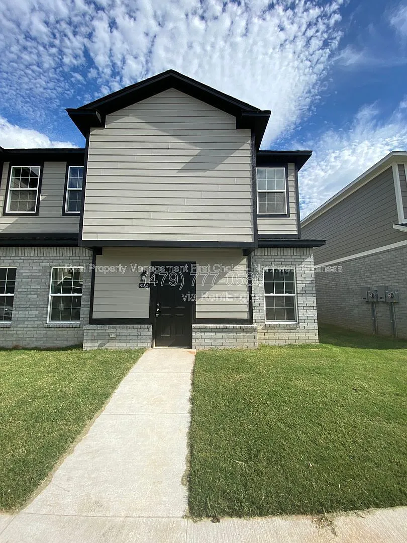 916 S Amarillo Ave — Photo 2