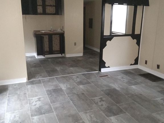 5th image of 112 Sante Cir #112