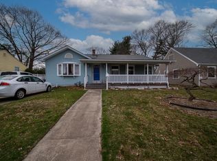 15 Relph St, Warwick, RI 02888