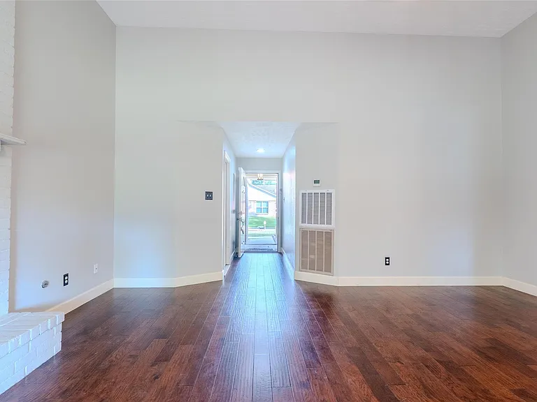 9310 Jan Glen Ln — Photo 4