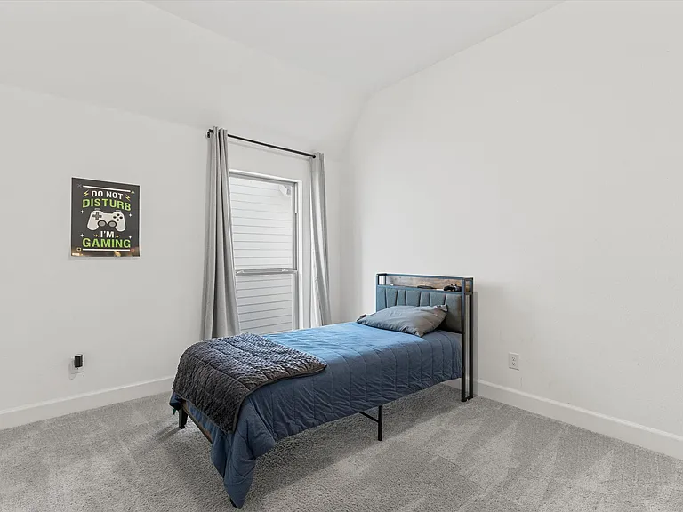 2241 Robin Way — Photo 11
