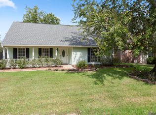 18552 Red Oak Dr, Prairieville, LA 70769
