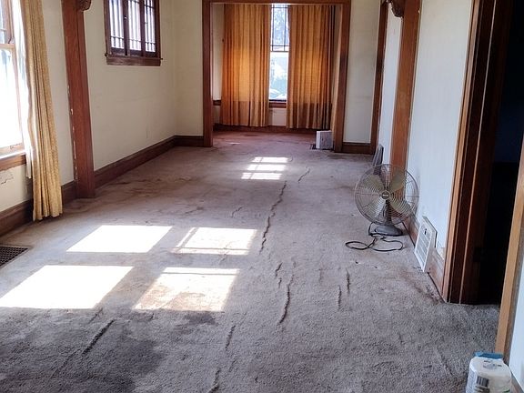4th image of 4021 Deyo Ave