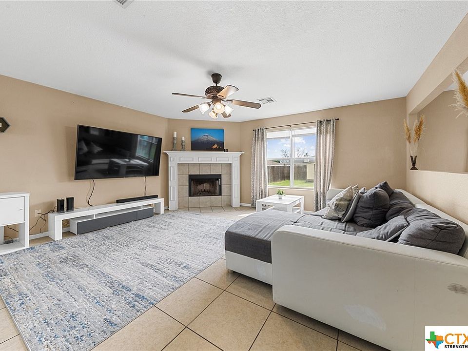 1st image of 2906 Lantana Dr