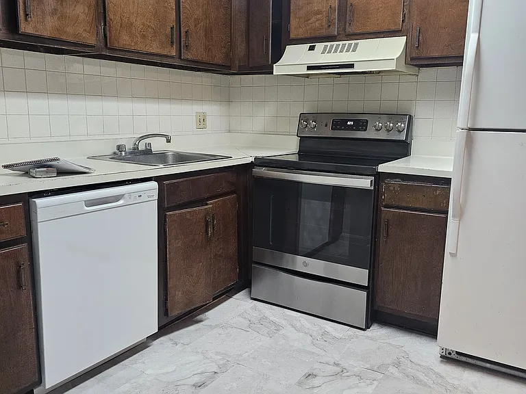 133 English Village Rd #3-303 — Photo 8