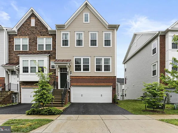 8322 Meadowood Dr, Hanover, MD 21076