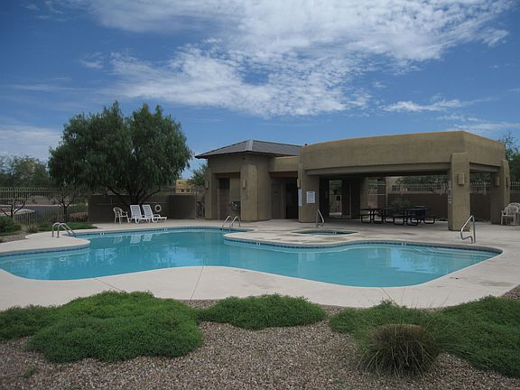 Community Pool and Picnic Area