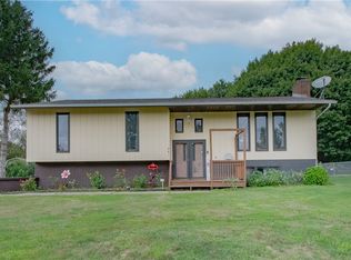 241 Ridge Rd, Mogadore, OH 44260