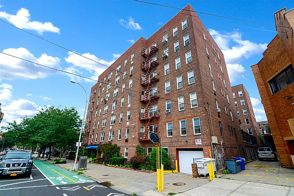 Sold by Horowitz Real Estate | media 21