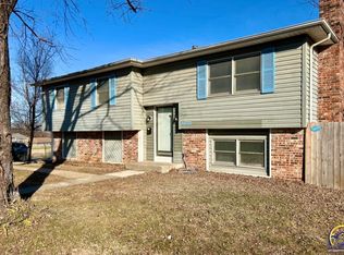 4450 SW Twilight Dr, Topeka, KS 66614