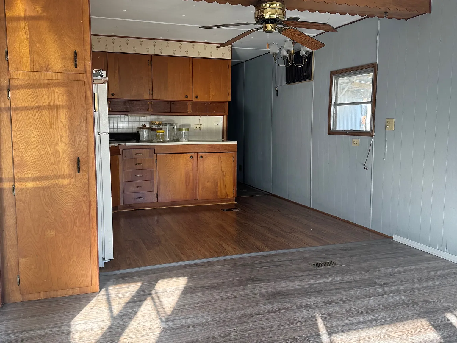 3 bed, 2.5 bath, 552 sqft, $1,400 — Photo 3