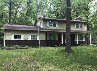 4520 School Rd, Temperance, MI 48182