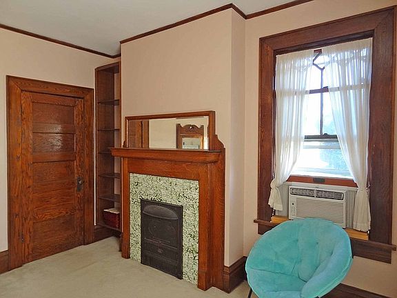 4th image of 425 Madigan Ave