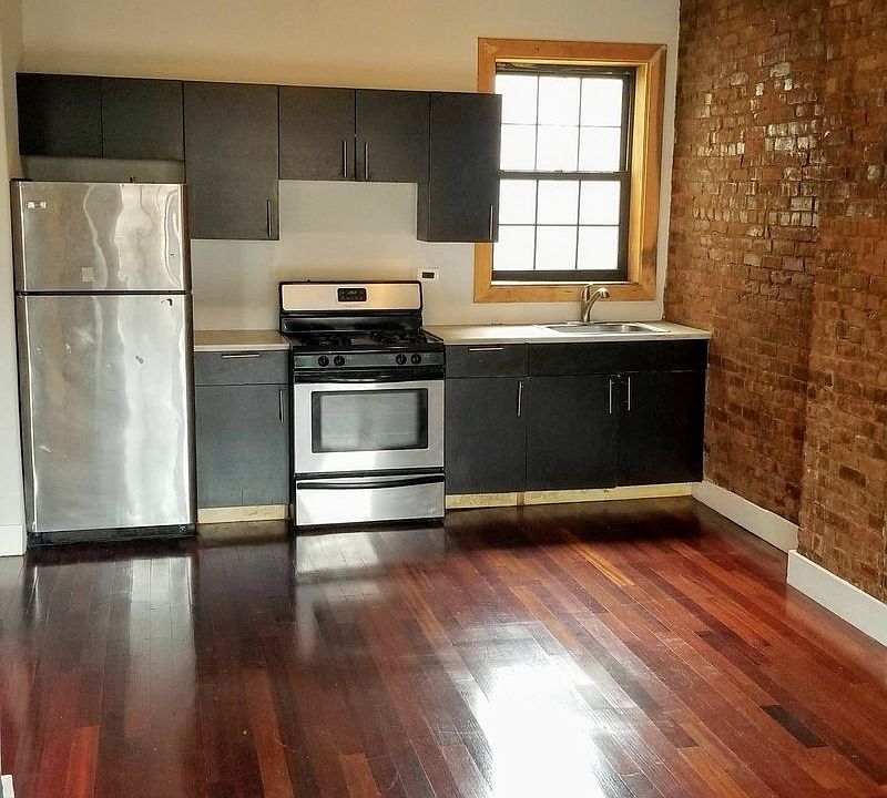 1st image of 360 Franklin Ave APT 4R