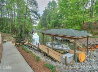 176 Quiet Cove Rd, Mooresville, NC 28117