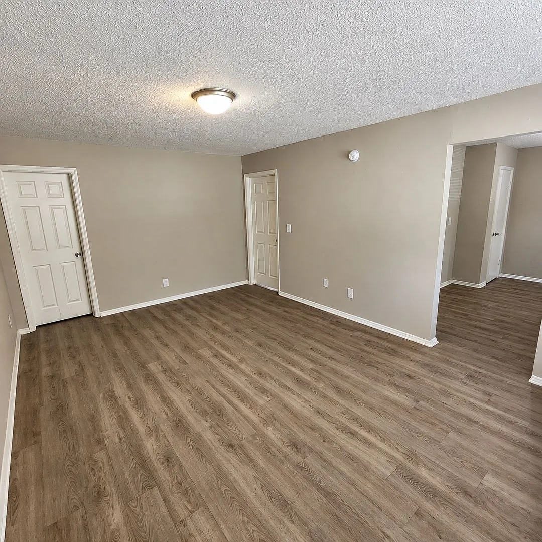 1 bed, 1.0 bath, $995 — Photo 4