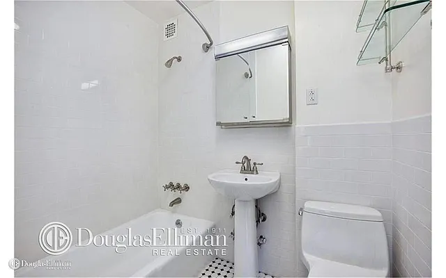 Rented by Douglas Elliman | media 14