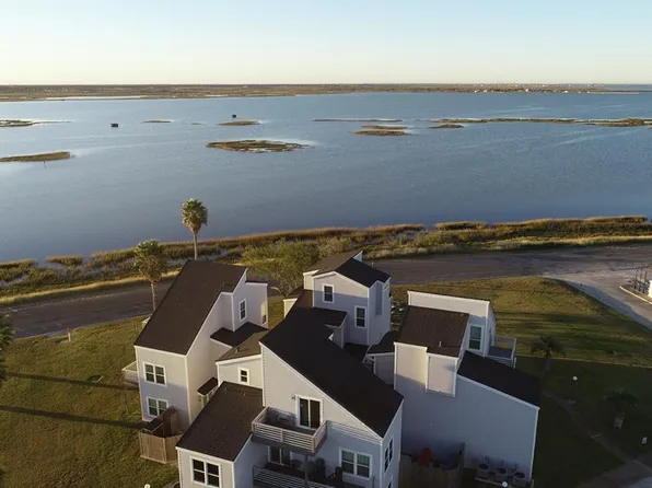 1001 S Cape Valero Blvd #D, Rockport, TX 78382