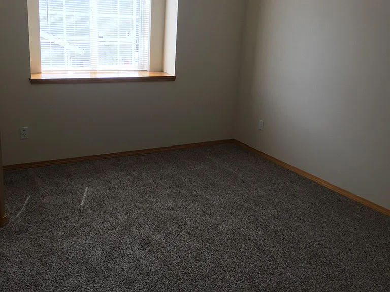 5002 S 30th St #G1 — Photo 35