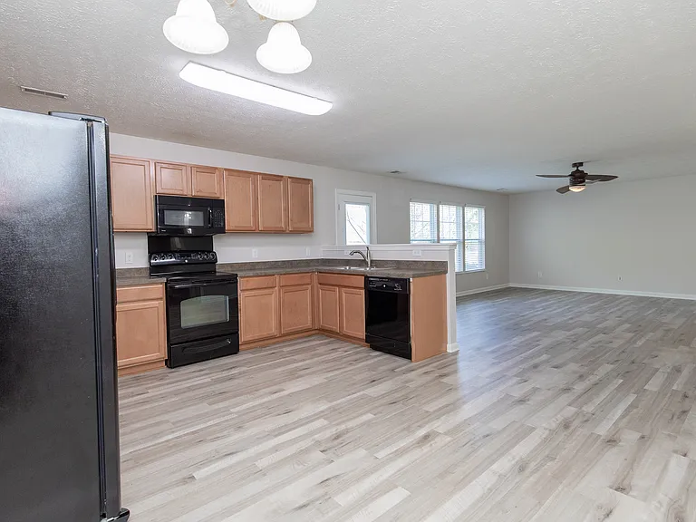 156 Ivy Hill Ln — Photo 11
