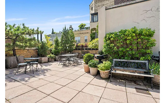 Sold by Douglas Elliman | media 20