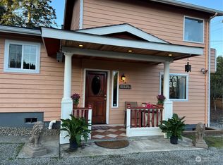 19515 55th Ave NE, Lake Forest Park, WA
