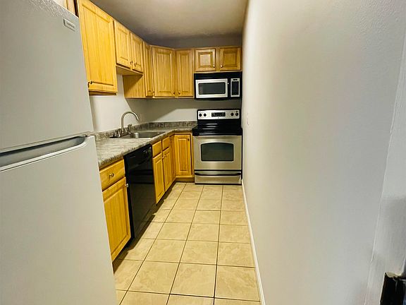 5th image of 2 Silvestri Cir Unit 5