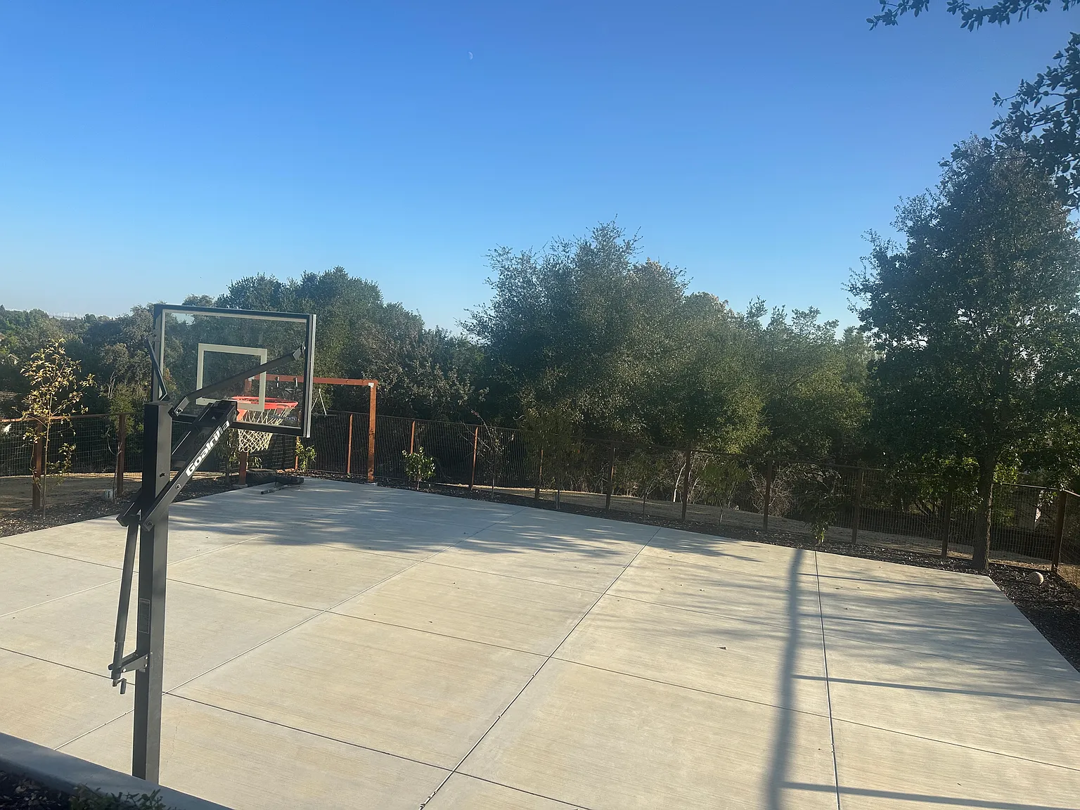 5 bed, 3400 sqft, $4,500 — Photo 3