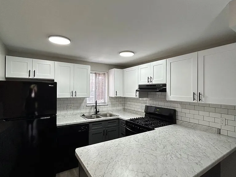 Coventry Court Townhomes — Photo 88