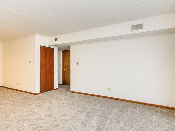 3rd image of 1541 S Ardmore Ave