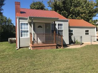 89 Riverside Dr, South Charleston, WV 25303