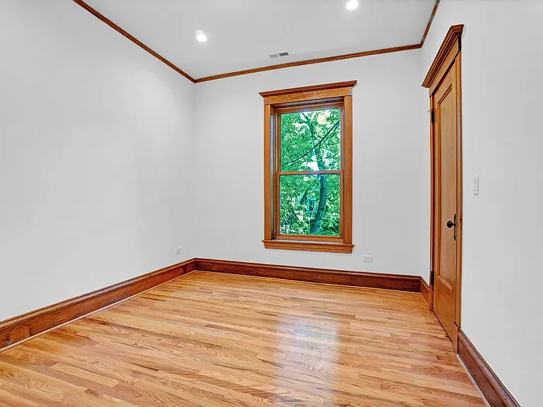 1233 N Hoyne Ave #2 — Photo 3