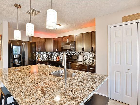 3rd image of 8501 Edgewater Place Blvd
