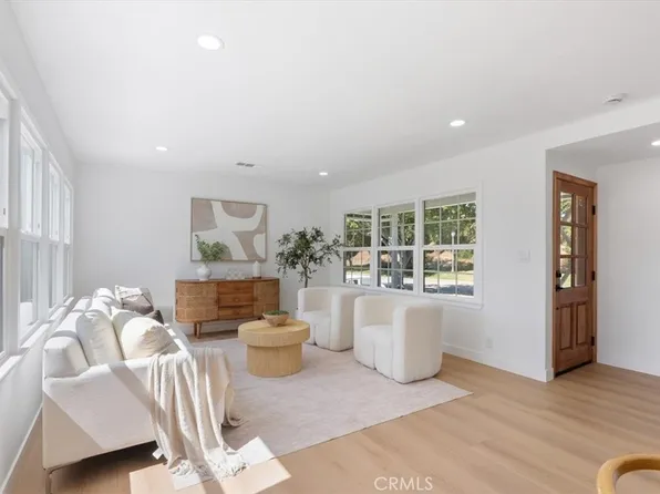 13201 Glasgow Pl, Hawthorne, CA 90250