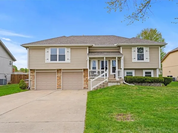 609 Corrington Dr, Raymore, MO 64083