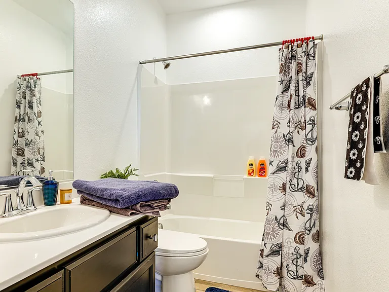 564 E Marcello Ave — Photo 18