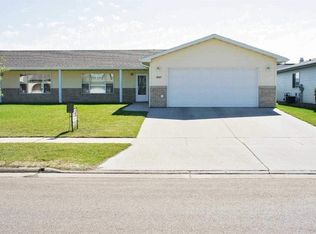 1947 24th St SW, Minot, ND 58701