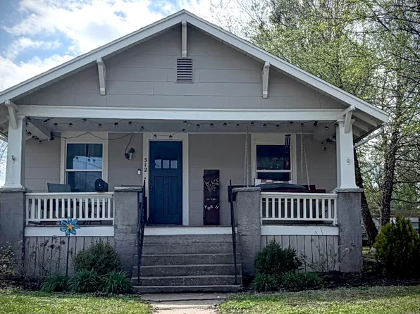 512 E Yerby St, Marshall, MO 65340