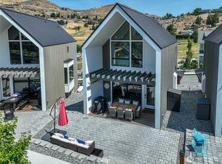 1402 Cottage Ln, Chelan, WA 98816