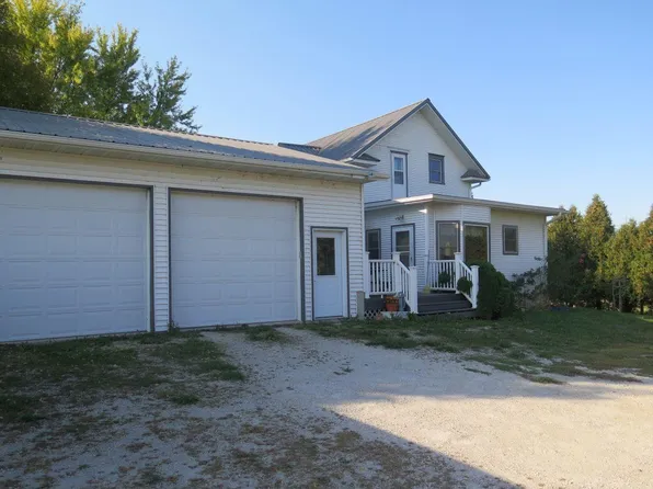 2331 Town Line Rd, Calmar, IA 52132