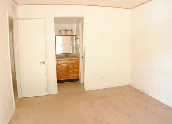 3rd image of 639 N Hobson