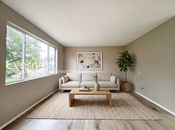 3 bed, 2.5 bath, 1735 sqft, $2,895 — Photo 2