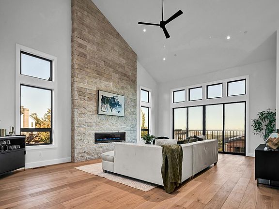 2nd image of 2011 Long Leaf Court